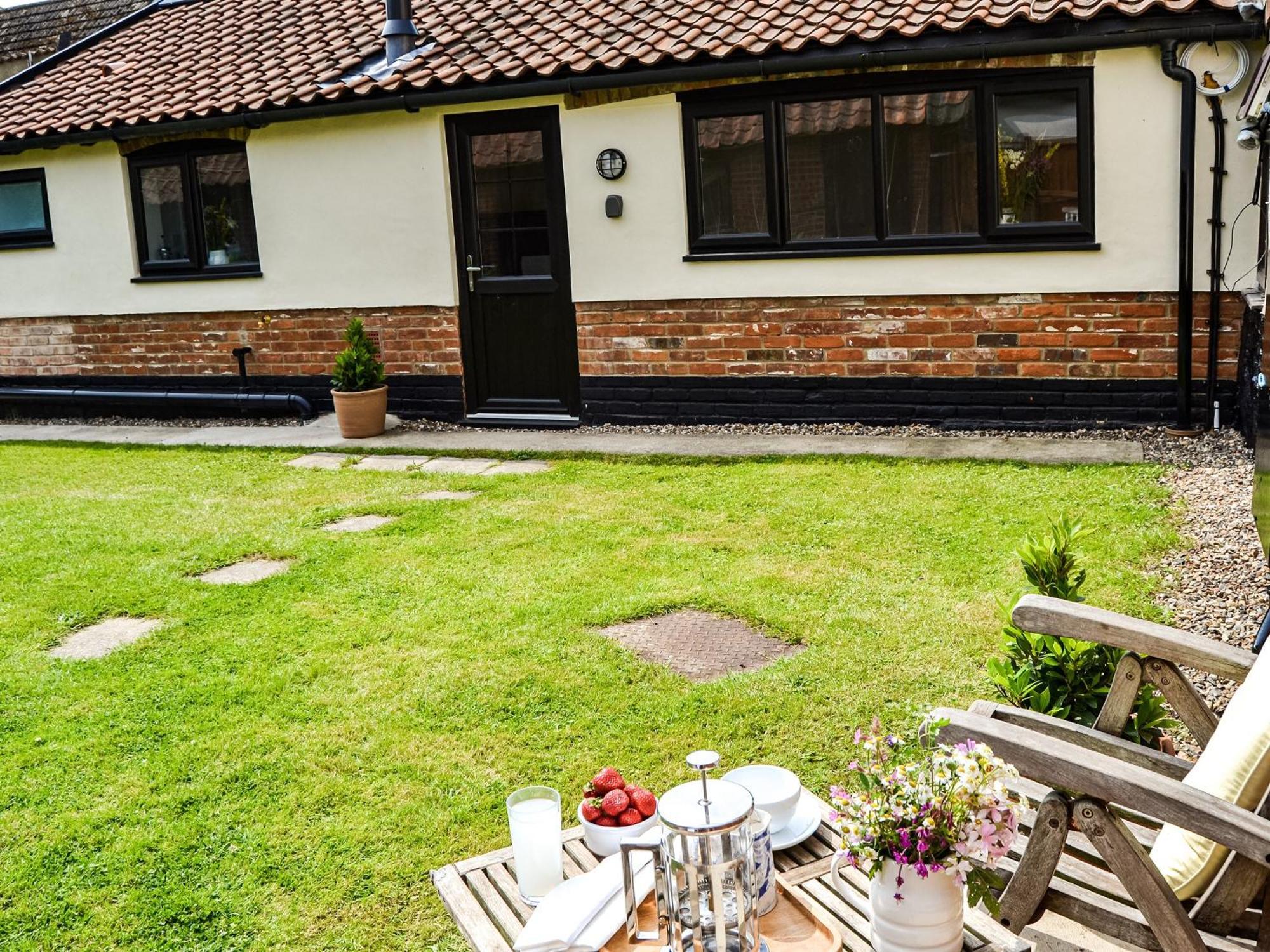 Вилла The Bothy Hockham Экстерьер фото